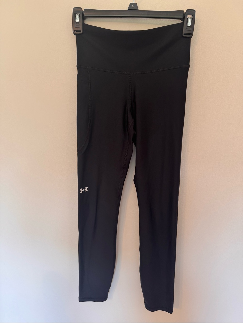 Under Armour Cropped Black High-Waist Pocket Performance Leggings